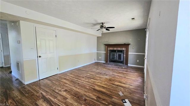 145 Alaric DR, Hampton, VA 23664