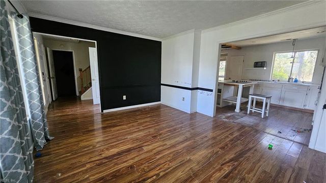 145 Alaric DR, Hampton, VA 23664