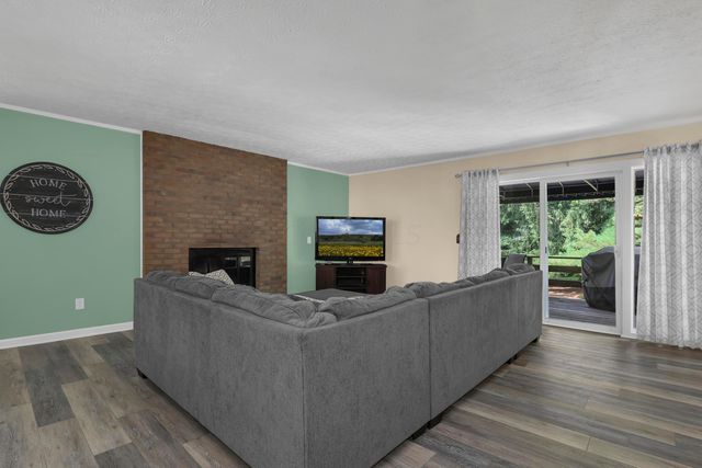 1060 S Watkins Road, Alexandria, OH 43001