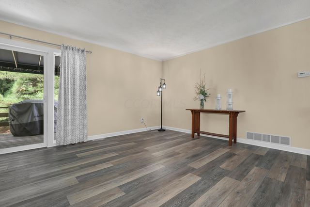 1060 S Watkins Road, Alexandria, OH 43001