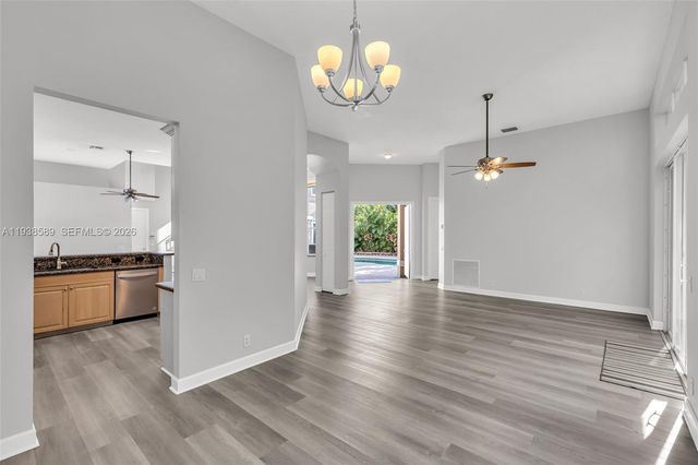 558 NW 118th Ave, Coral Springs, FL 33071