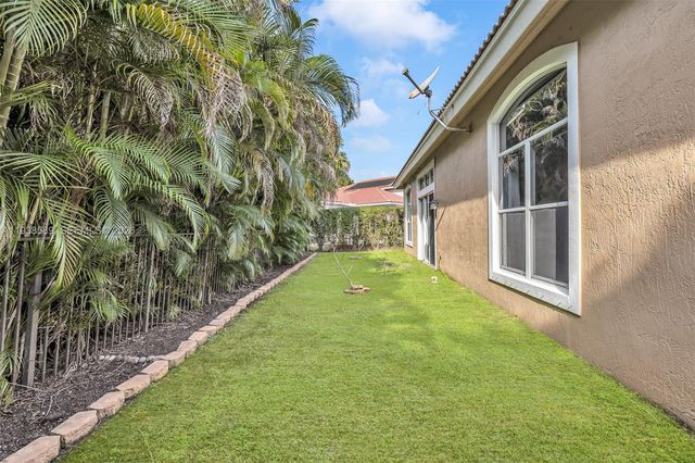 558 NW 118th Ave, Coral Springs, FL 33071