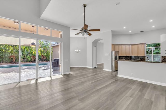 558 NW 118th Ave, Coral Springs, FL 33071