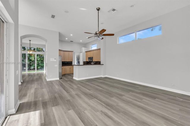 558 NW 118th Ave, Coral Springs, FL 33071