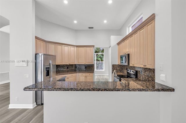 558 NW 118th Ave, Coral Springs, FL 33071