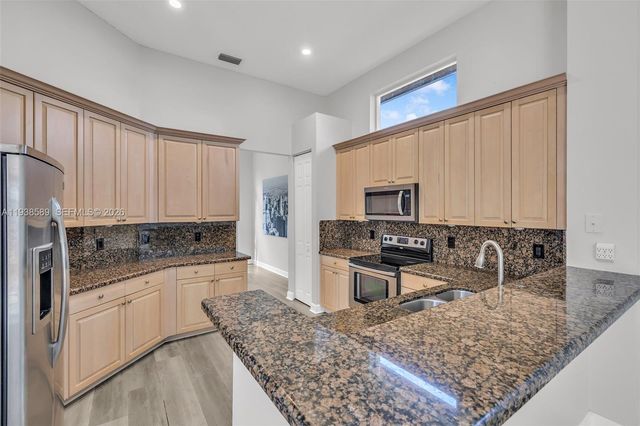 558 NW 118th Ave, Coral Springs, FL 33071