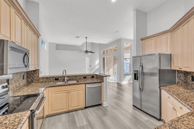 558 NW 118th Ave, Coral Springs, FL 33071