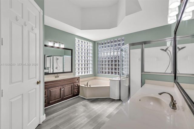 558 NW 118th Ave, Coral Springs, FL 33071