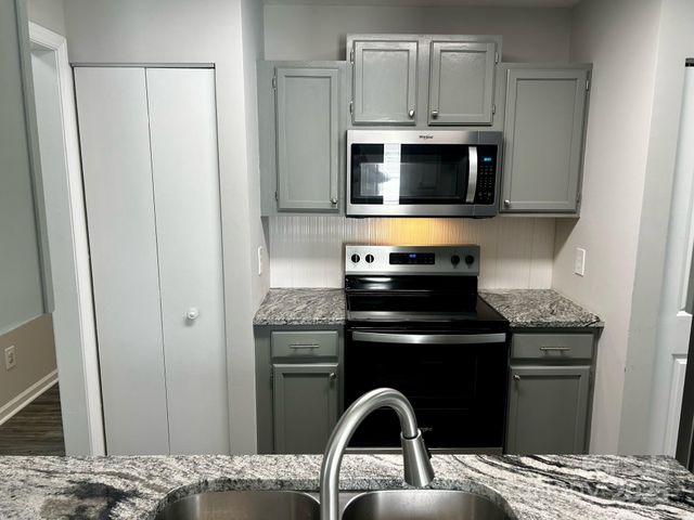 1225 Eagles Landing Drive, Charlotte, NC 28214