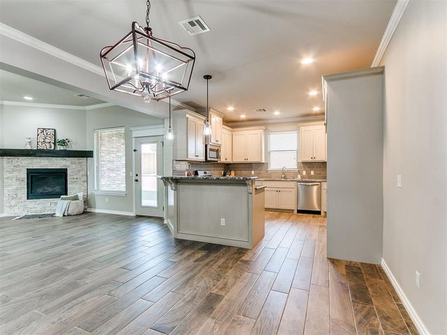 616 Kearny Lane, Yukon, OK 73099
