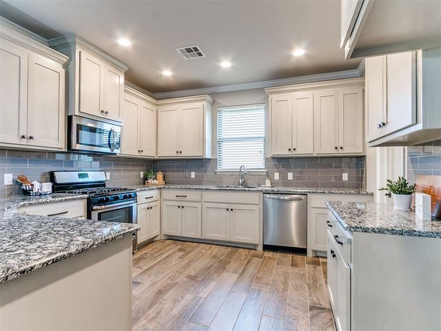 616 Kearny Lane, Yukon, OK 73099