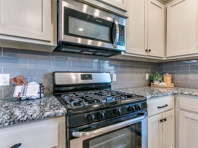 616 Kearny Lane, Yukon, OK 73099