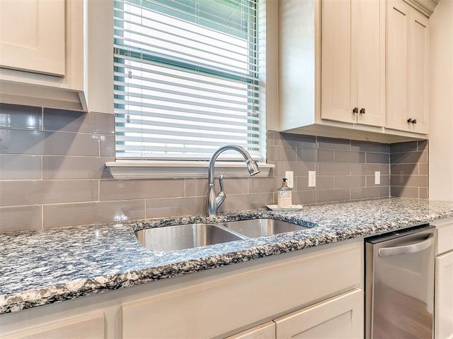 616 Kearny Lane, Yukon, OK 73099