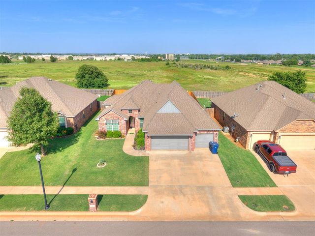 616 Kearny Lane, Yukon, OK 73099