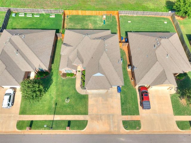 616 Kearny Lane, Yukon, OK 73099