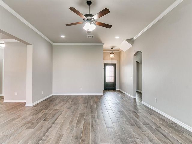 616 Kearny Lane, Yukon, OK 73099