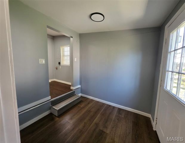 2211 E 24th Street, Granite City, IL 62040