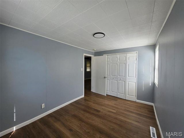 2211 E 24th Street, Granite City, IL 62040