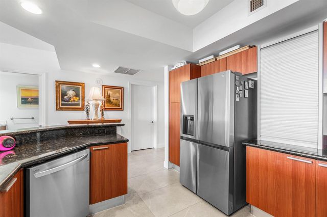 2650 Lake Shore Drive 1705, Riviera Beach, FL 33404