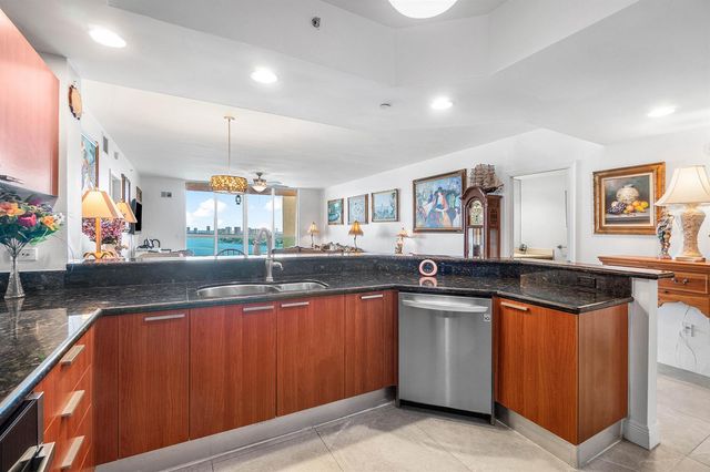 2650 Lake Shore Drive 1705, Riviera Beach, FL 33404