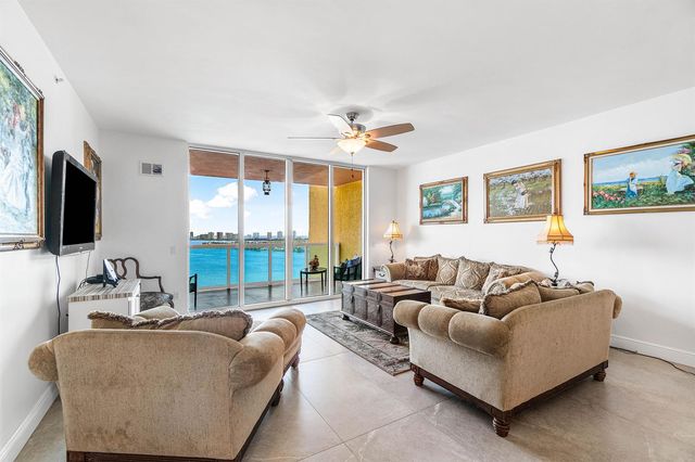 2650 Lake Shore Drive 1705, Riviera Beach, FL 33404