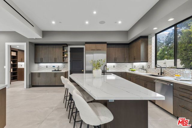 17401 Rancho Street, Encino (los Angeles), CA 91316