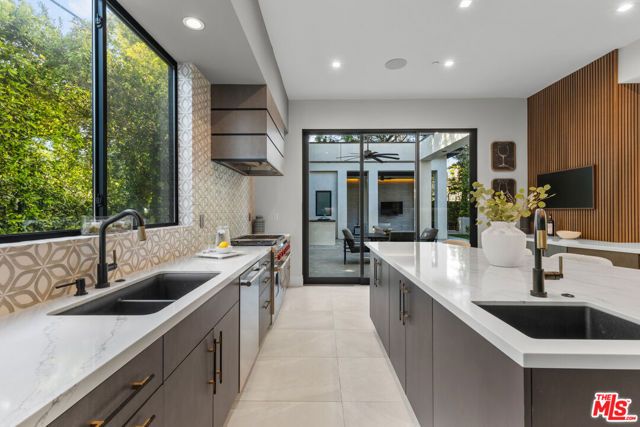 17401 Rancho Street, Encino (los Angeles), CA 91316