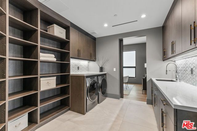 17401 Rancho Street, Encino (los Angeles), CA 91316