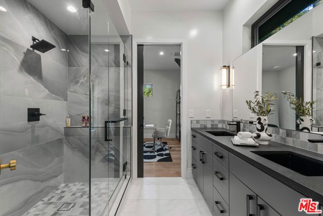 17401 Rancho Street, Encino (los Angeles), CA 91316