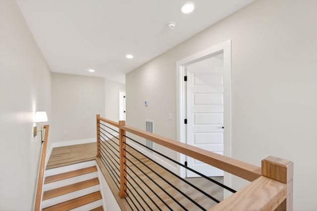 212 W Jere Whitson Rd, Cookeville, TN 38501