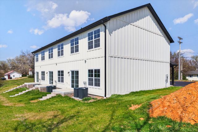 212 W Jere Whitson Rd, Cookeville, TN 38501