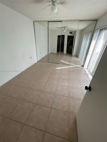 6902 69th Way -, West Palm Beach, FL 33407