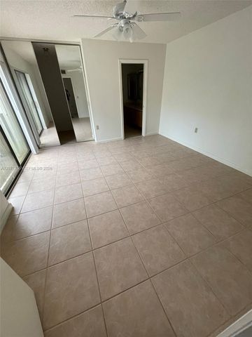 6902 69th Way -, West Palm Beach, FL 33407