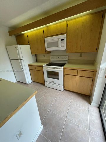 6902 69th Way -, West Palm Beach, FL 33407