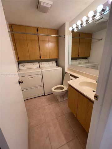6902 69th Way -, West Palm Beach, FL 33407