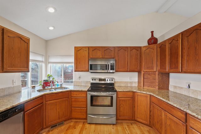 1025 N Olson Hill Ct, Medical Lake, WA 99022