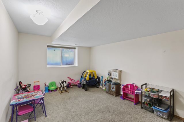 1025 N Olson Hill Ct, Medical Lake, WA 99022