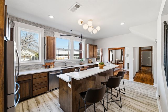 1700 Fairmount Avenue, Fort Worth, TX 76110