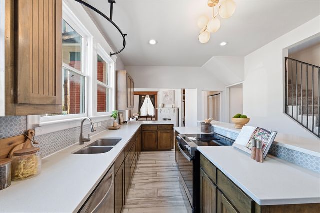 1700 Fairmount Avenue, Fort Worth, TX 76110