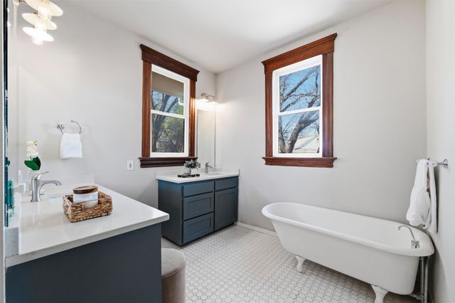 1700 Fairmount Avenue, Fort Worth, TX 76110