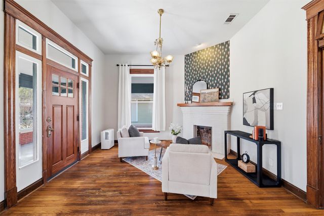 1700 Fairmount Avenue, Fort Worth, TX 76110