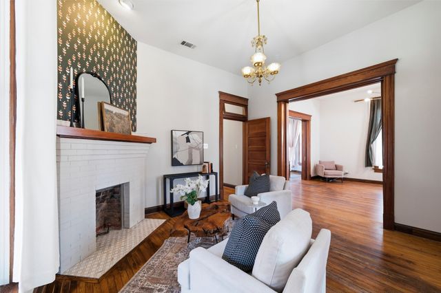 1700 Fairmount Avenue, Fort Worth, TX 76110