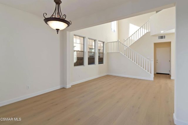 117 Macademia Lane, Simi Valley, CA 93065