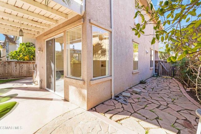 117 Macademia Lane, Simi Valley, CA 93065