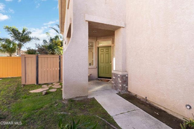 117 Macademia Lane, Simi Valley, CA 93065