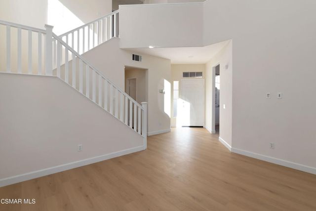 117 Macademia Lane, Simi Valley, CA 93065