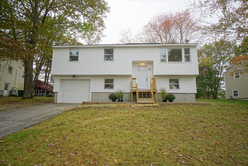 42 Woodfield Street, Nashua, NH 03062