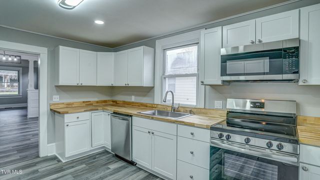 116 West Poplar Street, Johnson City, TN 37604