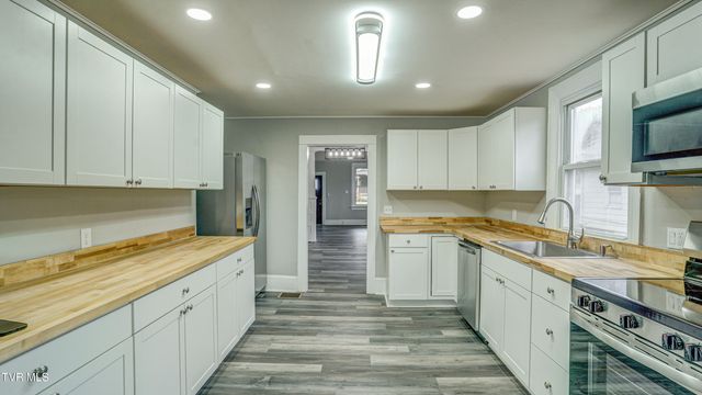 116 West Poplar Street, Johnson City, TN 37604