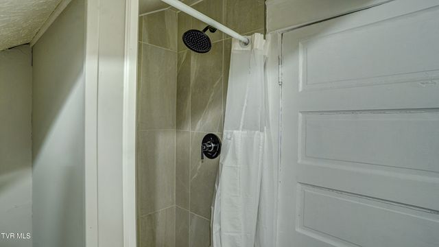 116 West Poplar Street, Johnson City, TN 37604